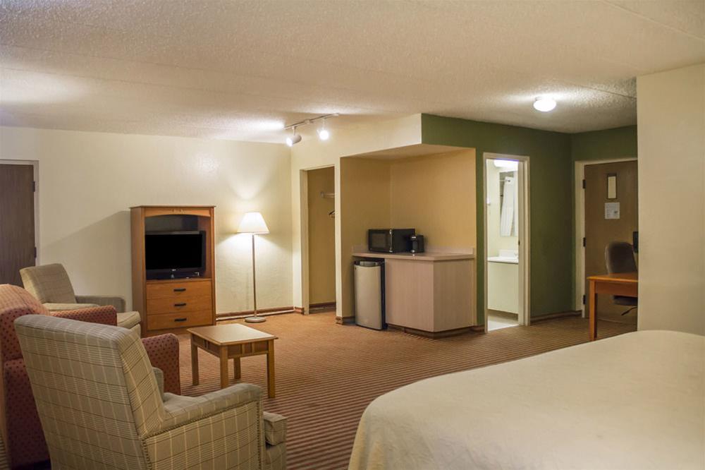 Econo Lodge Wickliffe - Cleveland East Exterior photo